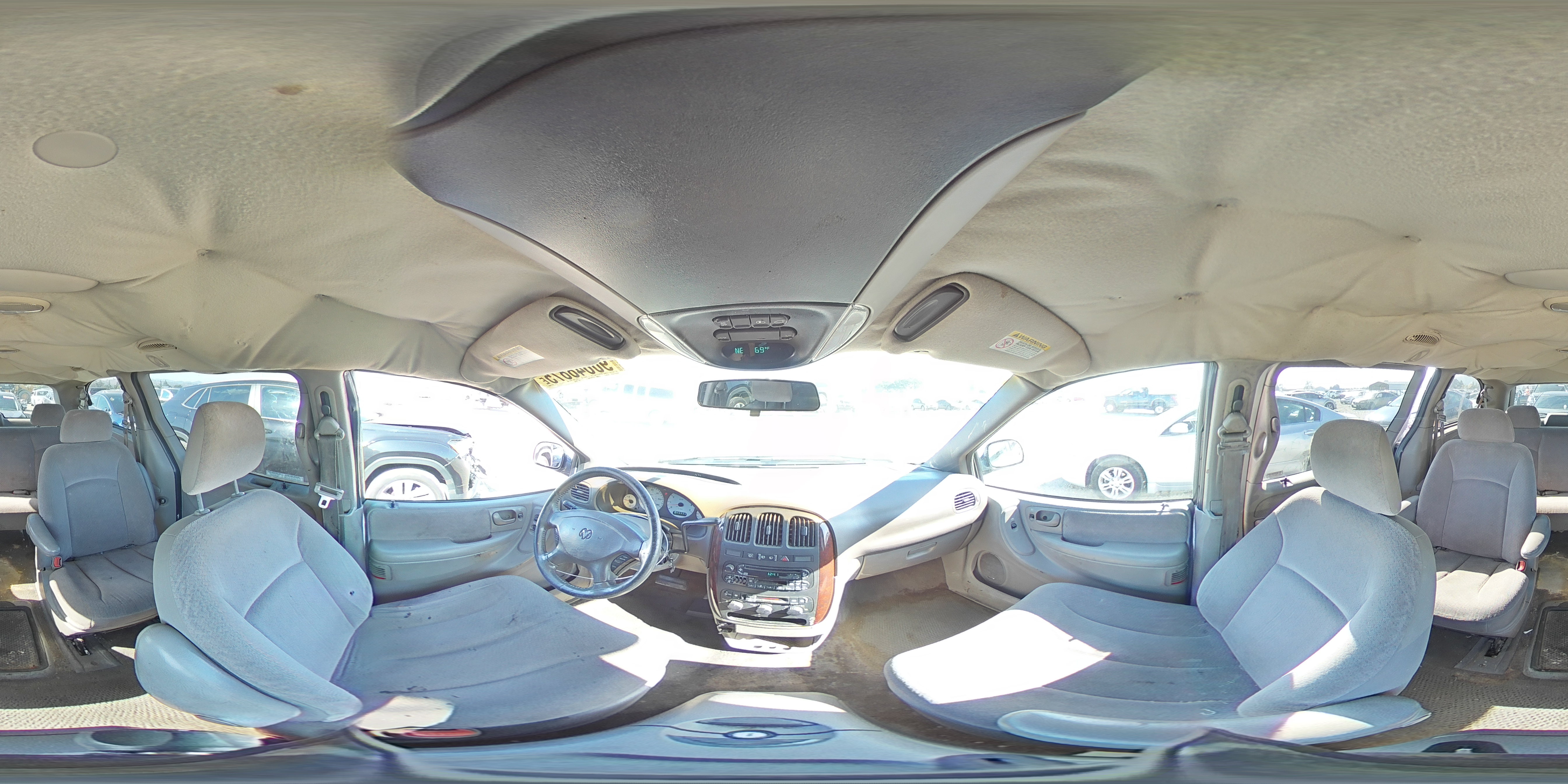 2001 Dodge Grand Caravan Sport VIN: 2B8GP44371R265765 Lot: 90648875