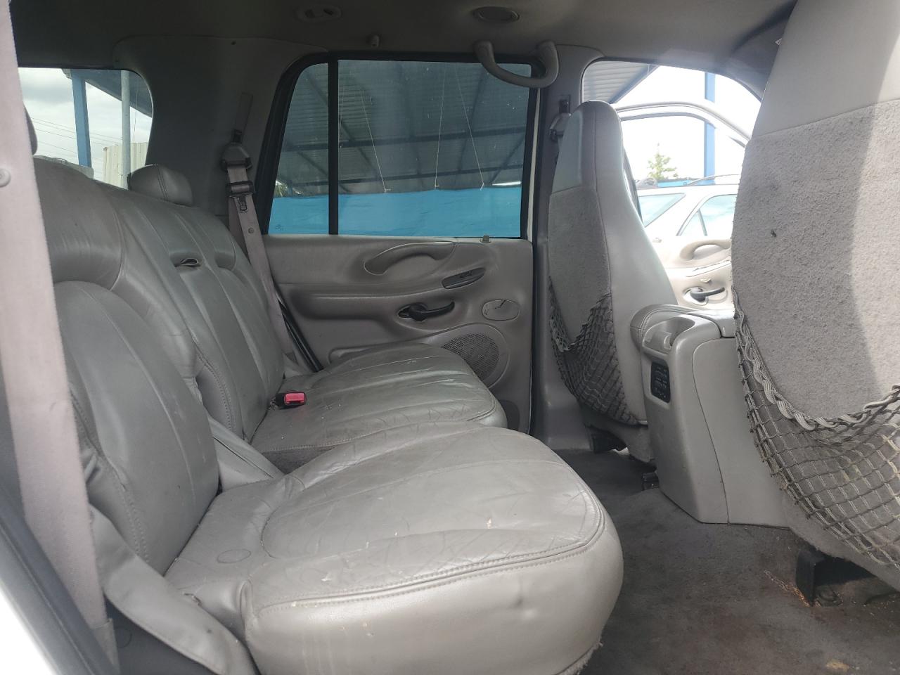 2000 Ford Expedition Xlt VIN: 1FMRU1565YLB33227 Lot: 84711655