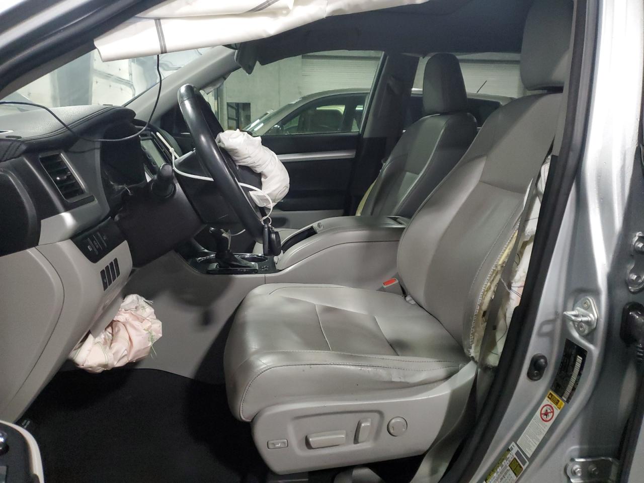 2018 Toyota Highlander Se VIN: 5TDJZRFH1JS529175 Lot: 86507265