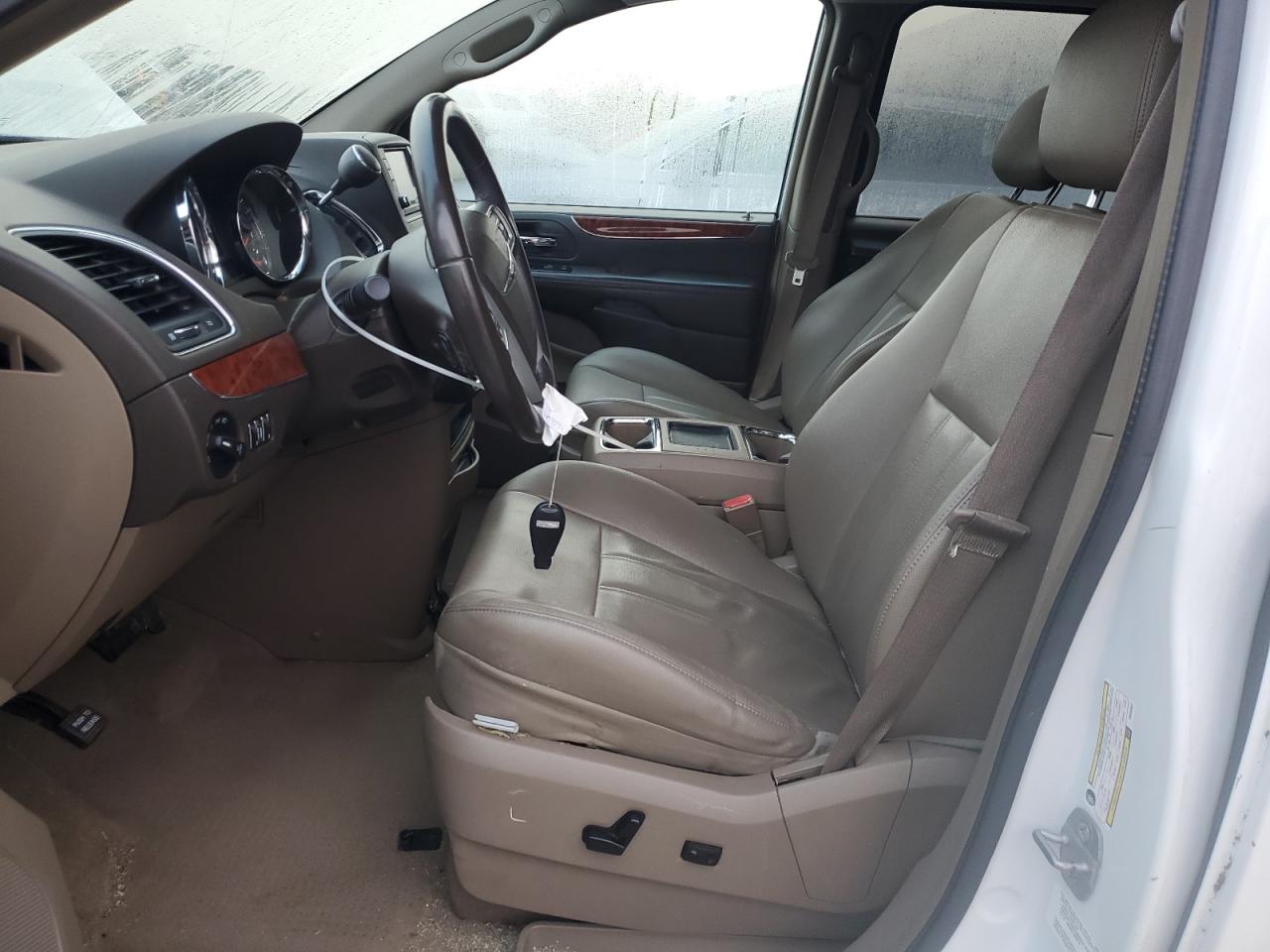 2014 Chrysler Town & Country Touring VIN: 2C4RC1BG2ER393947 Lot: 82384705