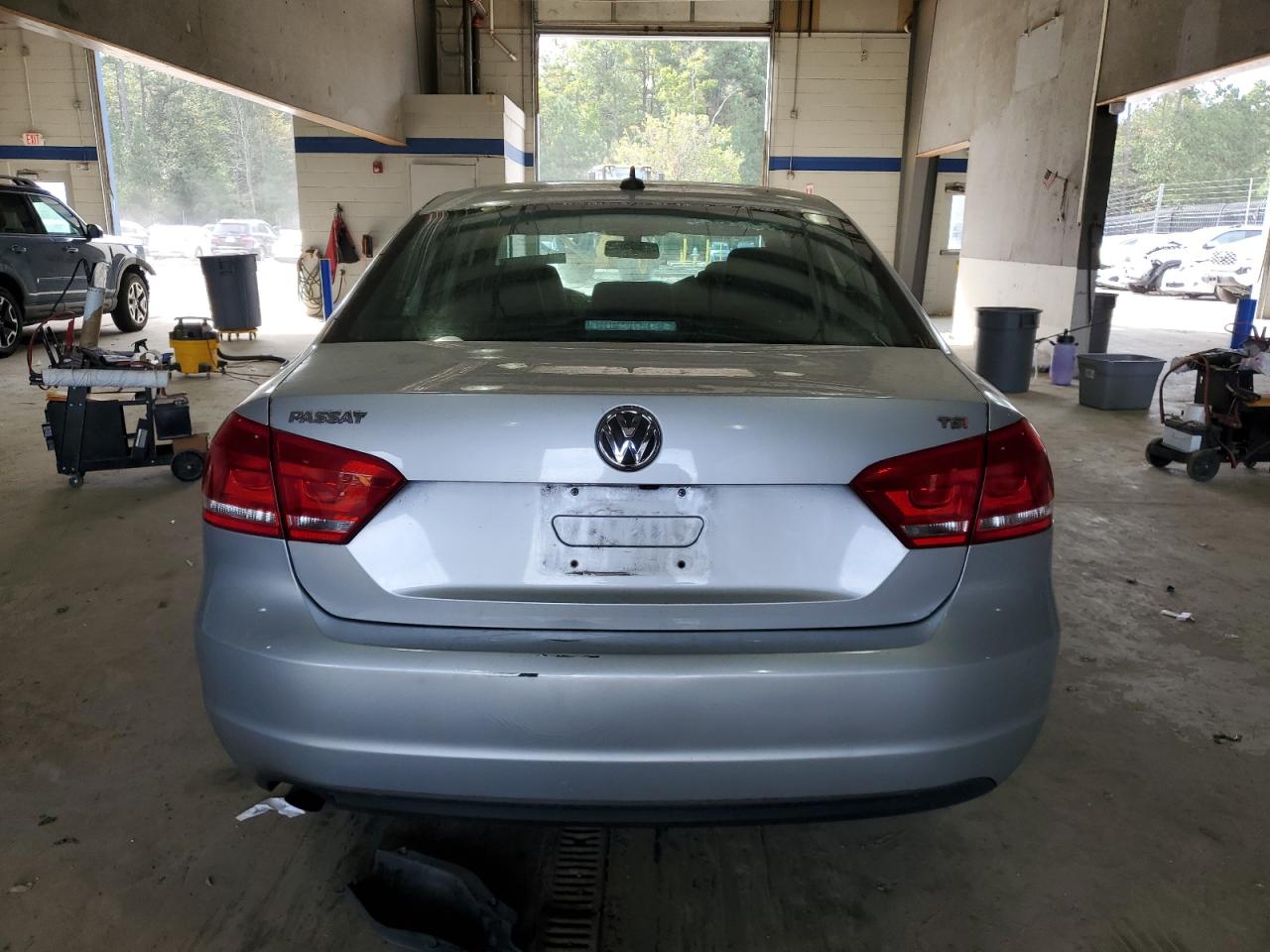 2015 Volkswagen Passat S VIN: 1VWAT7A36FC111072 Lot: 81395805