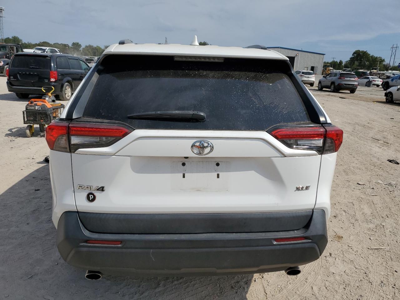 2020 Toyota Rav4 Xle VIN: 2T3W1RFV3LC057633 Lot: 85577285