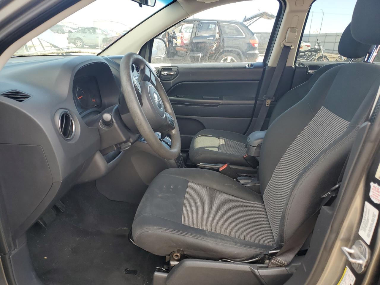 2012 Jeep Compass Sport VIN: 1C4NJDBB2CD583015 Lot: 82591555