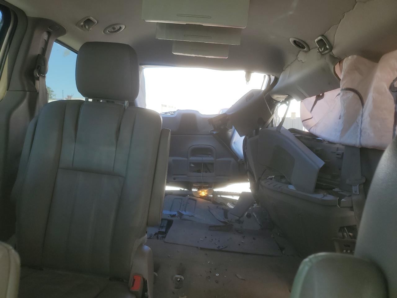 2014 Chrysler Town & Country Touring VIN: 2C4RC1BG2ER207002 Lot: 87107825