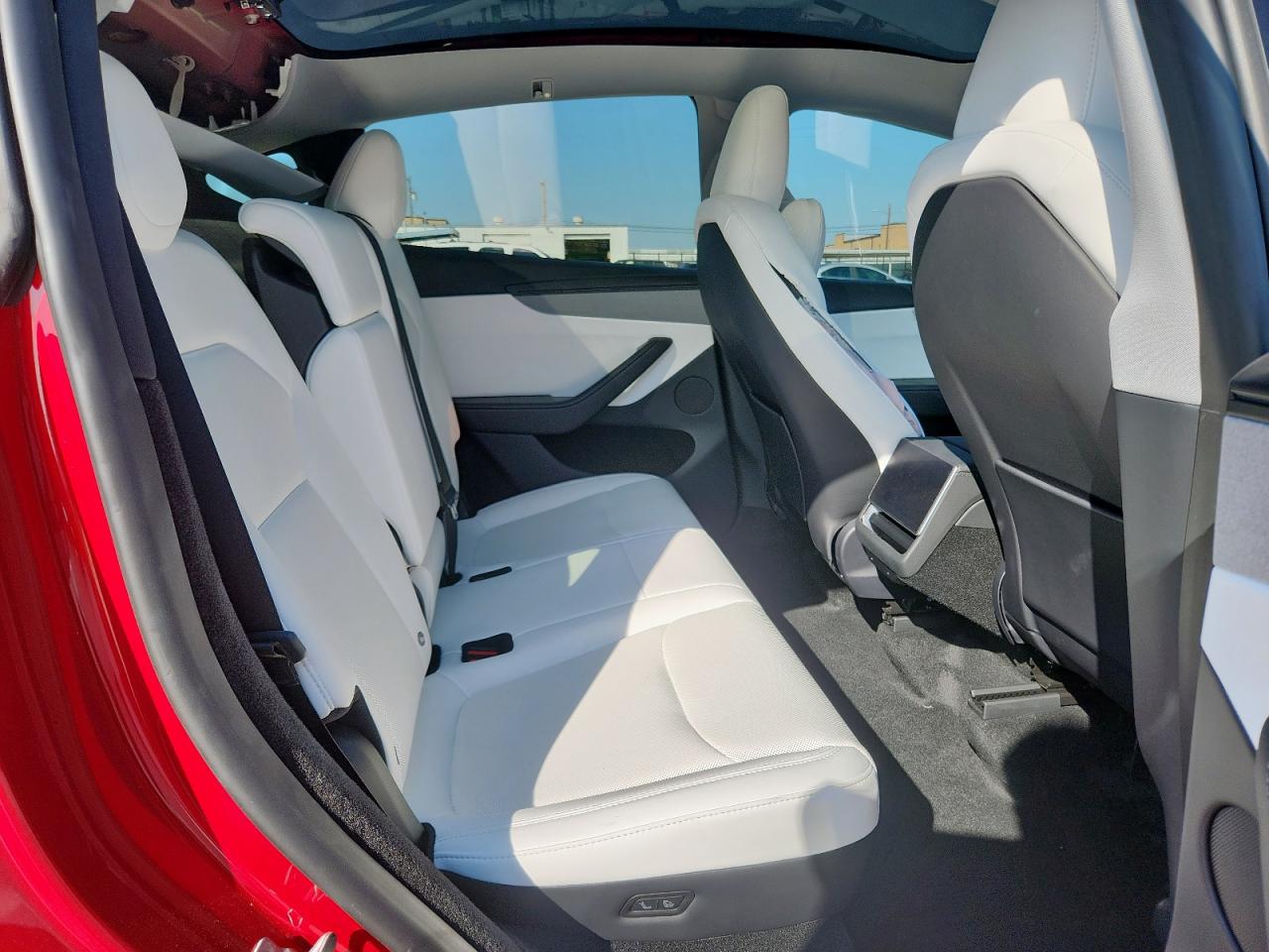 2026 Tesla Model Y VIN: 7SAYGDED1TA453289 Lot: 85735535