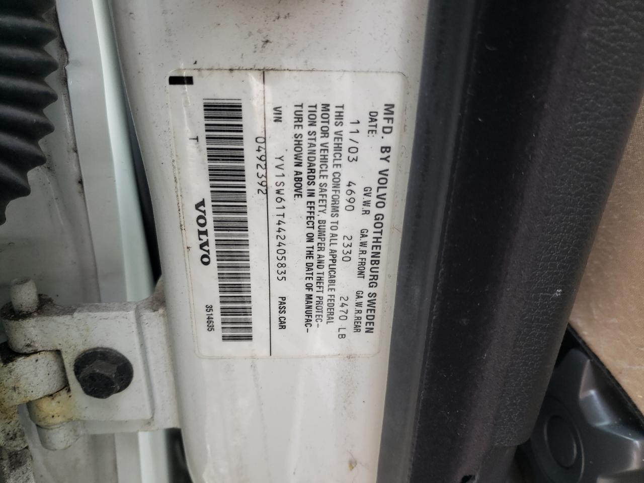 2004 Volvo V70 VIN: YV1SW61T442405835 Lot: 85315965