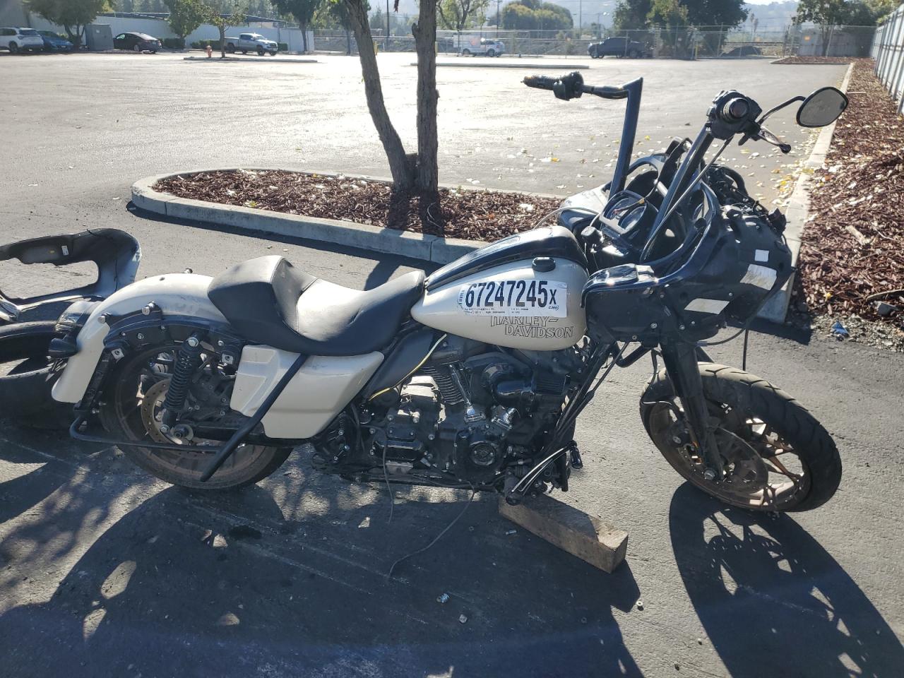 2023 Harley-Davidson Fltrxst beige null gas 1HD1ACL2XPB615667 photo #1