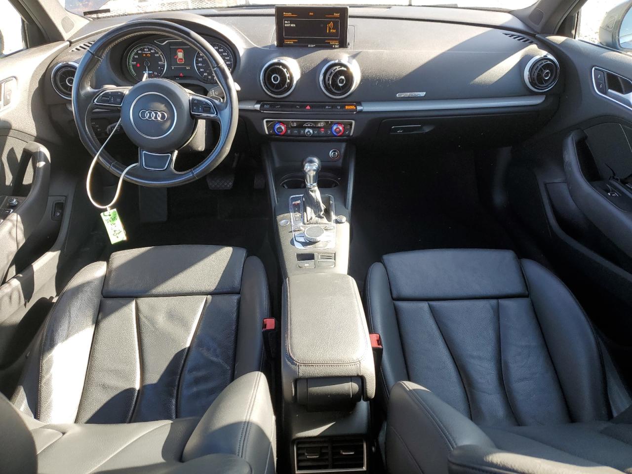 Фото: WAUTPBFF4GA038087