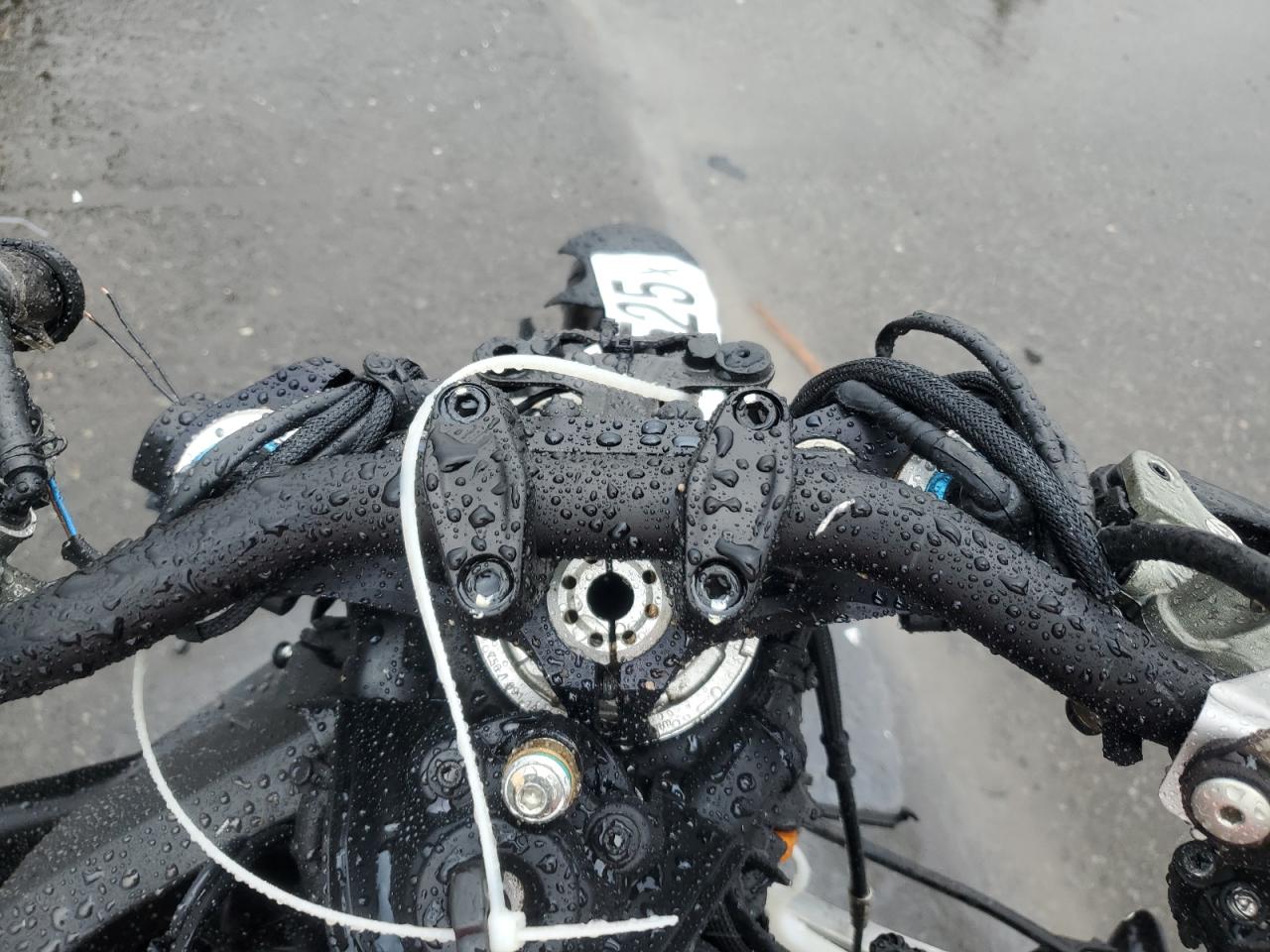 2021 Ducati Streetfighter V4 VIN: ZDMFAKNW2MB002704 Lot: 90492525