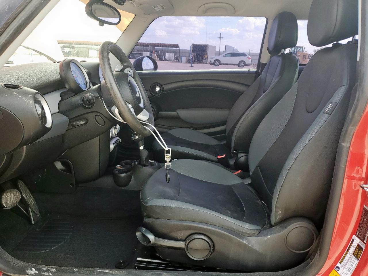 2009 Mini Cooper VIN: WMWMF33539TW70482 Lot: 86130595