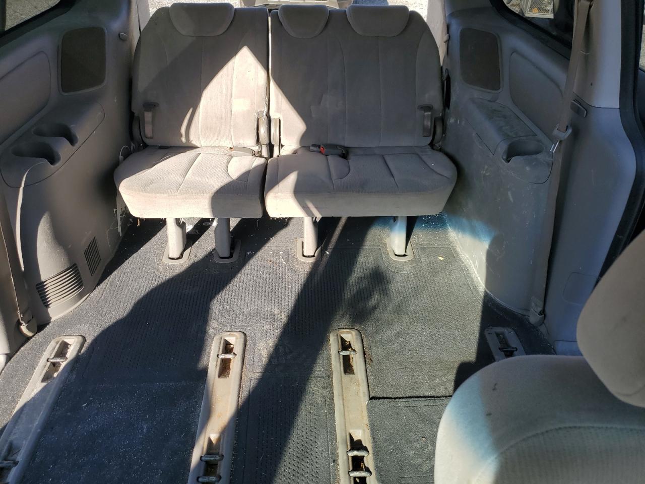 2008 Kia Sedona Ex VIN: KNDMB233086226433 Lot: 90694075