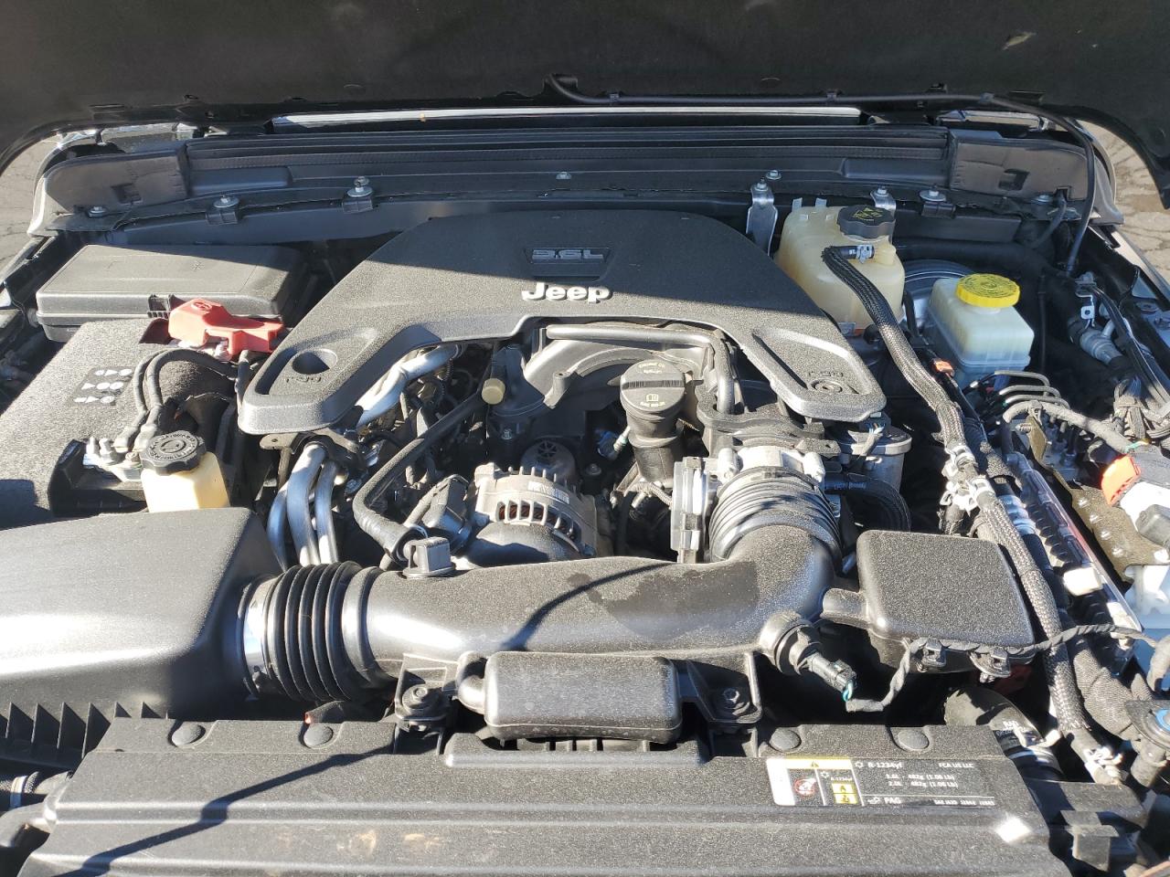 2018 Jeep Wrangler Unlimited Sport VIN: 1C4HJXDG8JW111118 Lot: 87263855