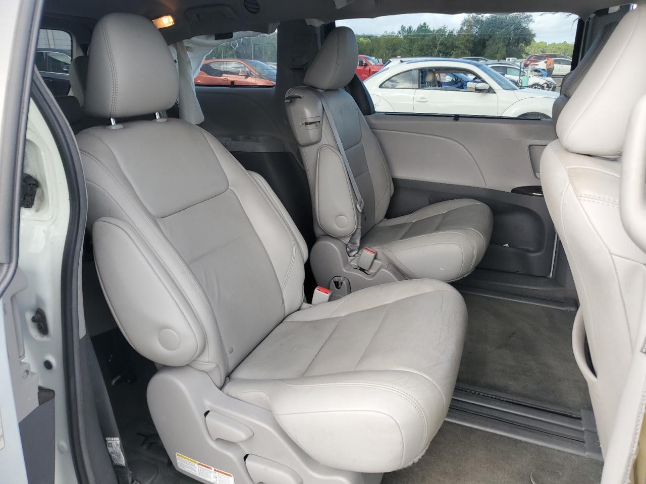 2017 Toyota Sienna Xle VIN: 5TDYZ3DC3HS874558 Lot: 85587175