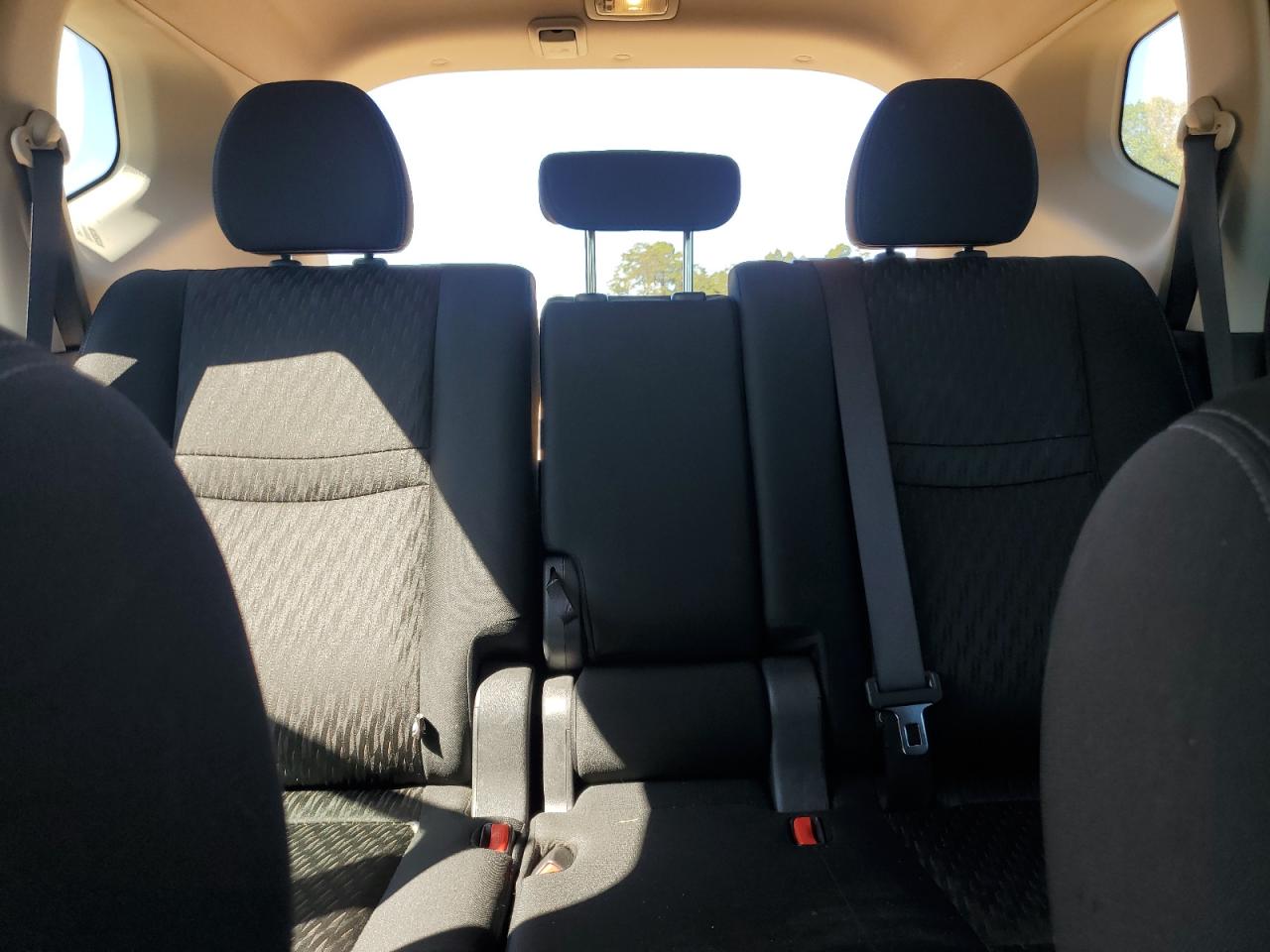 2018 Nissan Rogue S VIN: KNMAT2MV3JP556910 Lot: 82245685