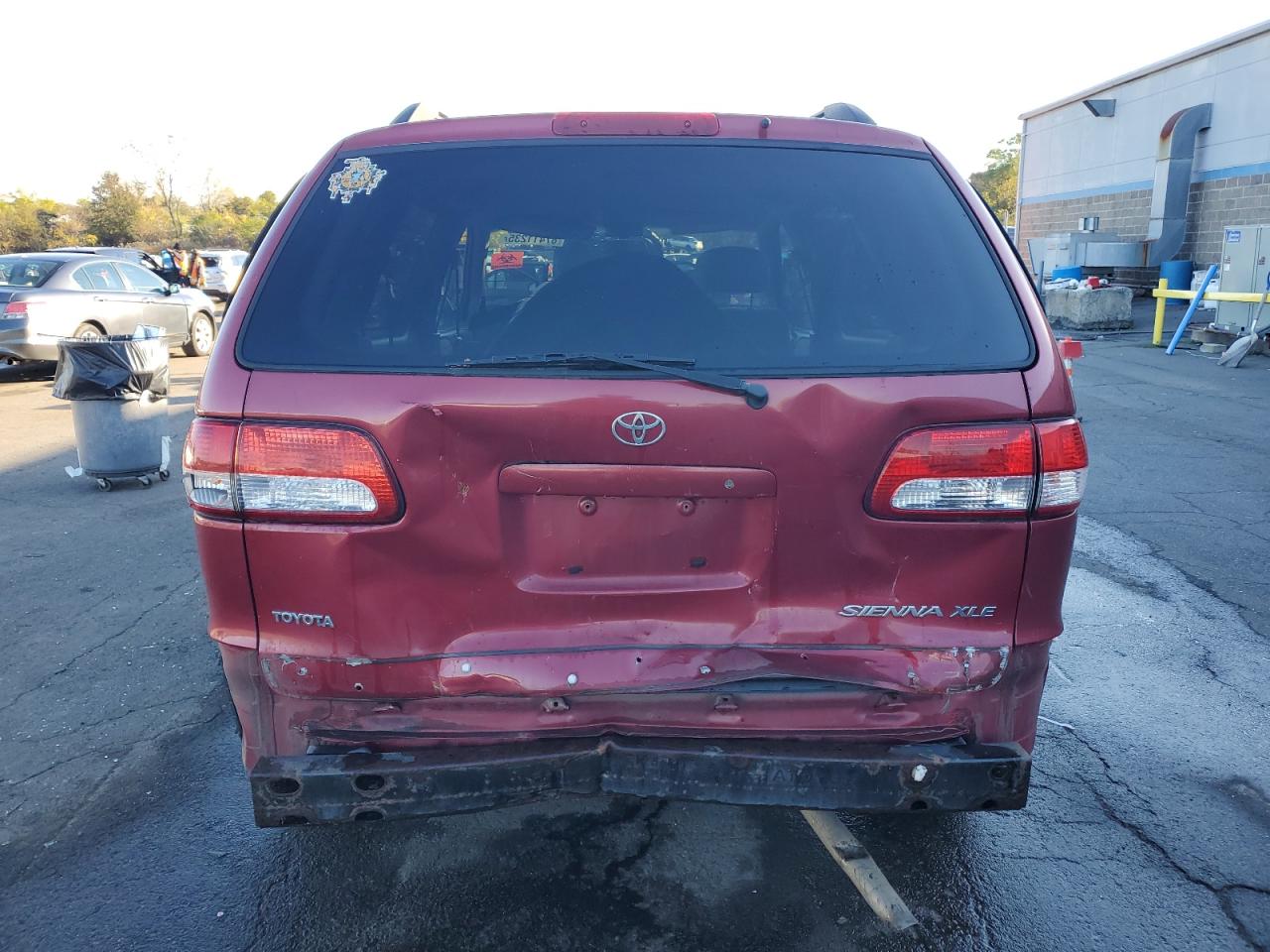 1998 Toyota Sienna Le VIN: 4T3ZF13C6WU088798 Lot: 87411235