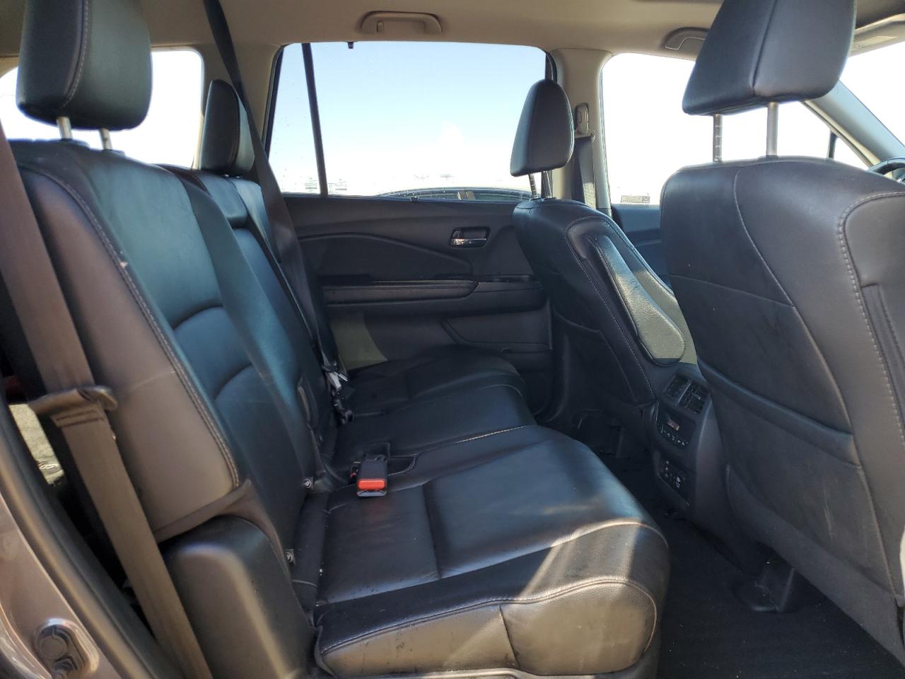 2018 Honda Pilot Touring VIN: 5FNYF6H91JB005668 Lot: 85587675