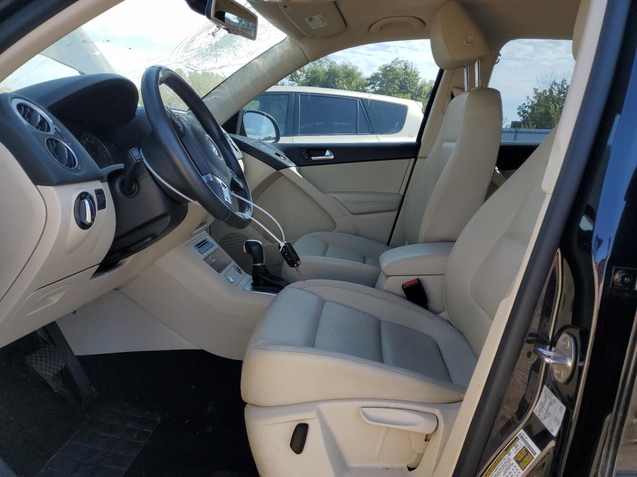 2017 Volkswagen Tiguan S VIN: WVGAV7AX9HK001881 Lot: 85908095