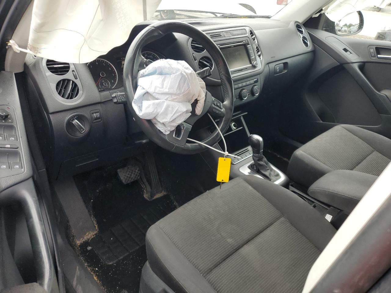 2015 Volkswagen Tiguan S VIN: WVGAV7AX7FW563512 Lot: 85945675