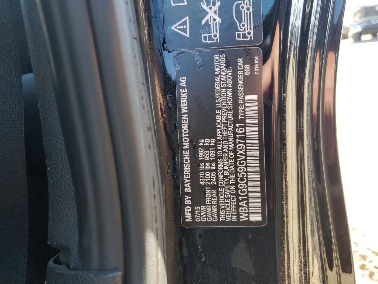 Фото: WBA1G9C59GVX97161