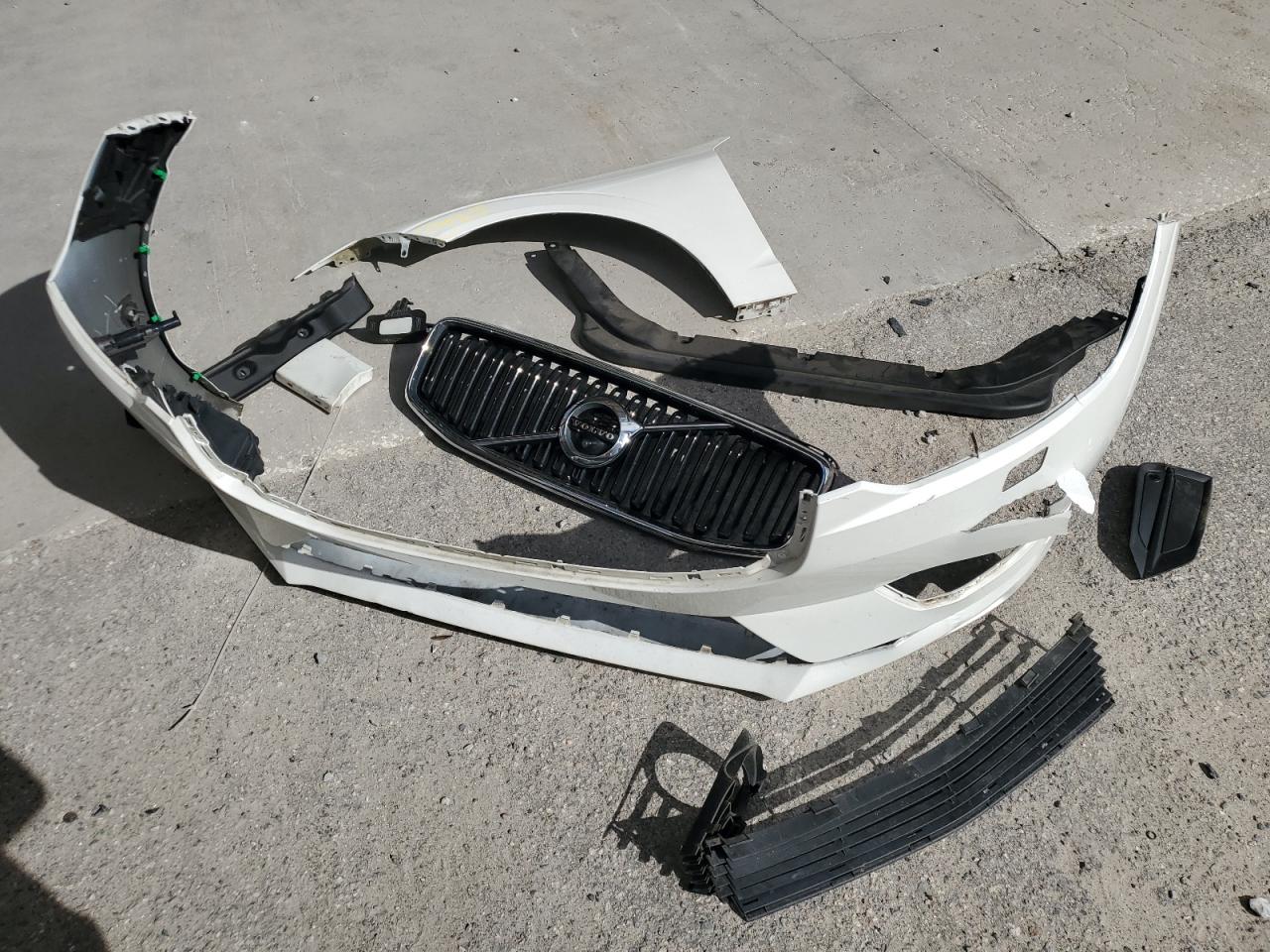 2019 Volvo Xc60 T5 Momentum VIN: LYV102DK8KB202716 Lot: 85326365