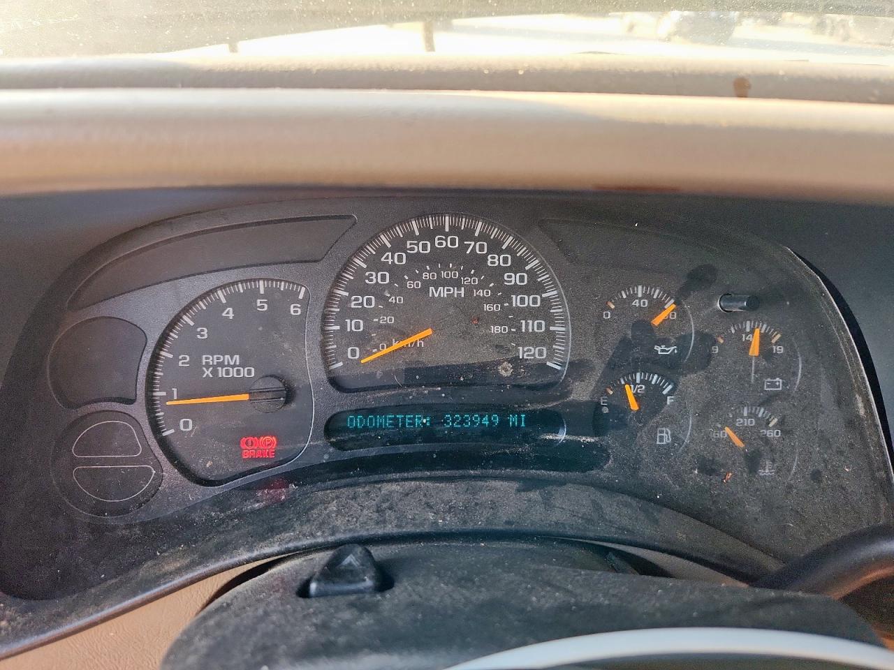 2005 Chevrolet Tahoe C1500 VIN: 1GNEC13V25R240252 Lot: 82318705