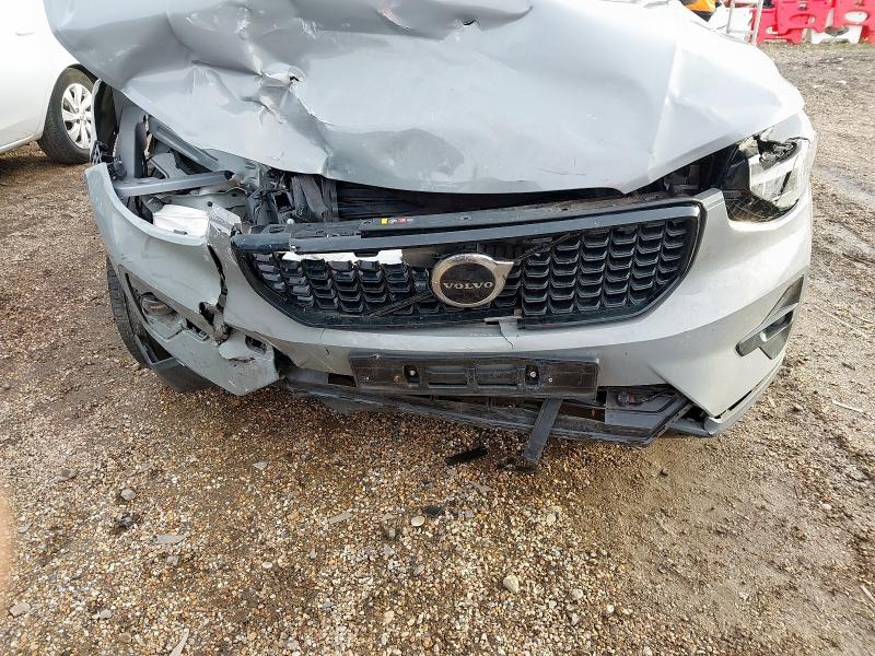 2024 VOLVO XC40 2.0 B3P PLUS DARK 5DR AUTO