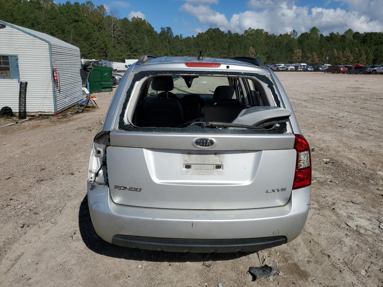 2008 Kia Rondo Lx VIN: KNAFG526087172484 Lot: 84717225