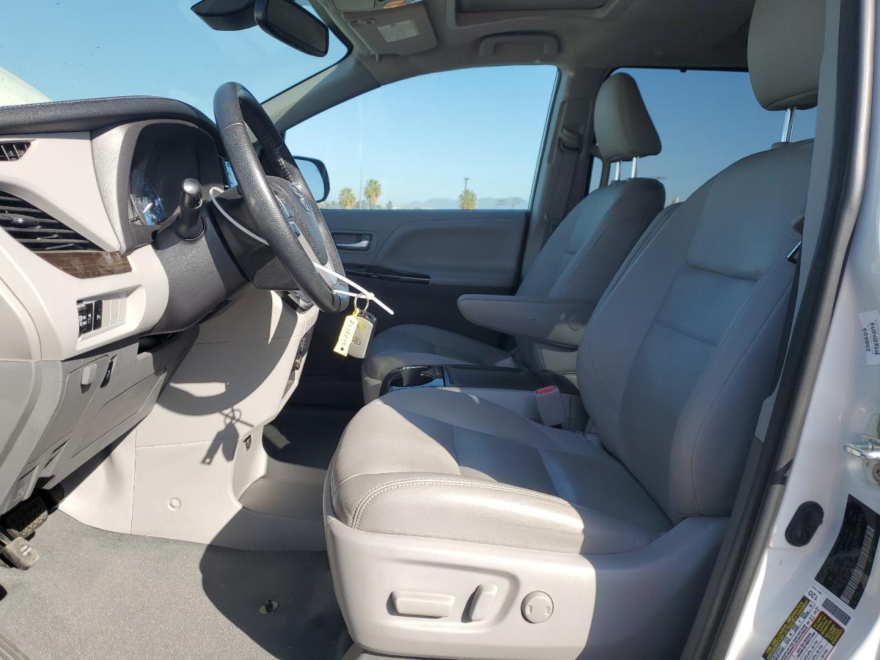 2020 Toyota Sienna Xle VIN: 5TDYZ3DC5LS041613 Lot: 84788495