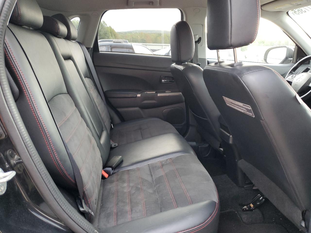 2018 Mitsubishi Outlander Sport Es VIN: JA4AR3AW2JU000441 Lot: 82277365