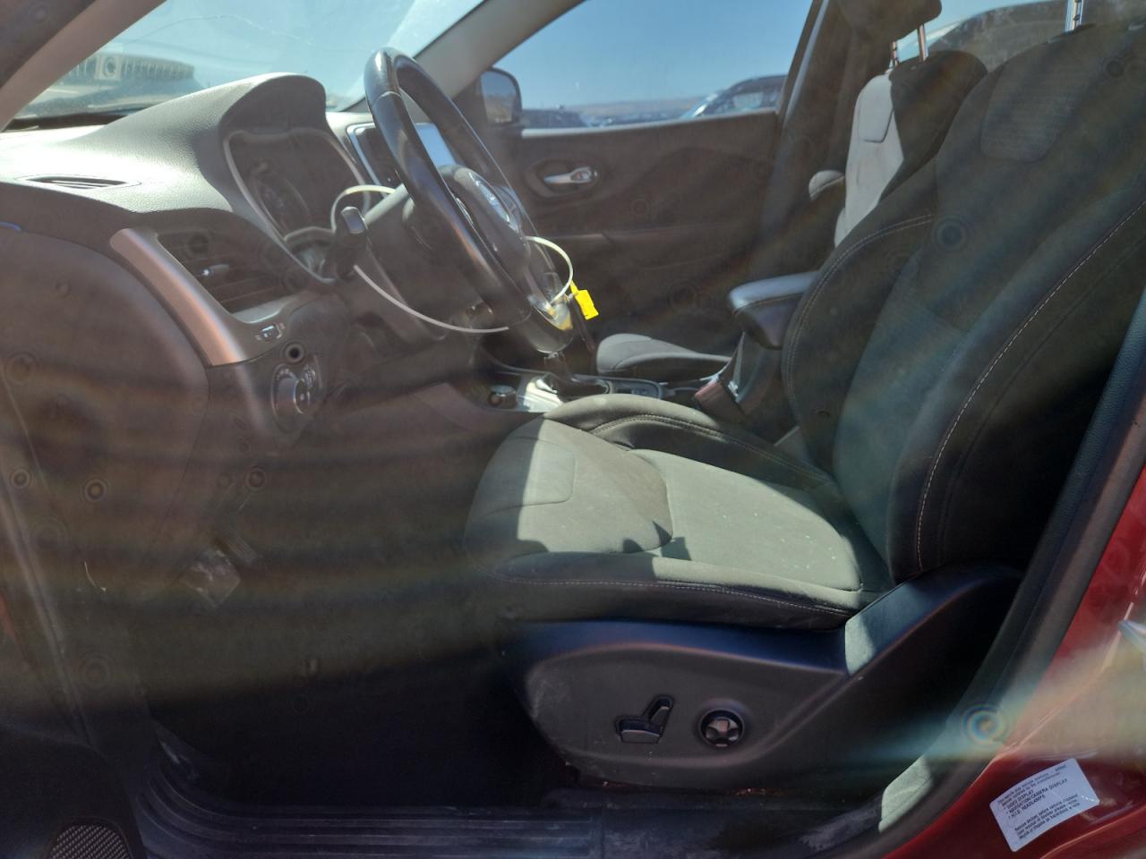 2016 Jeep Cherokee Latitude VIN: 1C4PJMCSXGW260932 Lot: 84005745