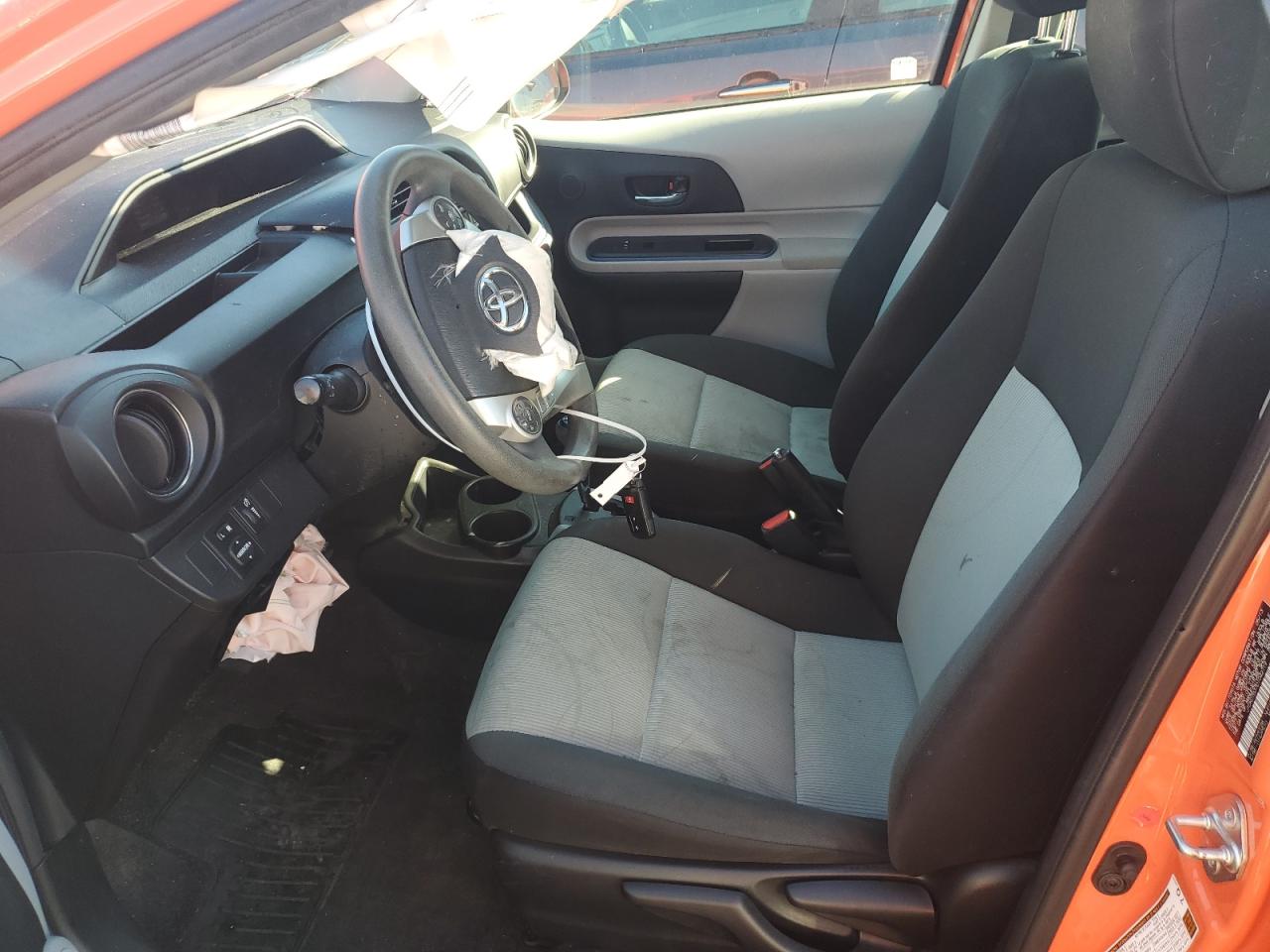 2013 Toyota Prius C VIN: JTDKDTB37D1042719 Lot: 84016225