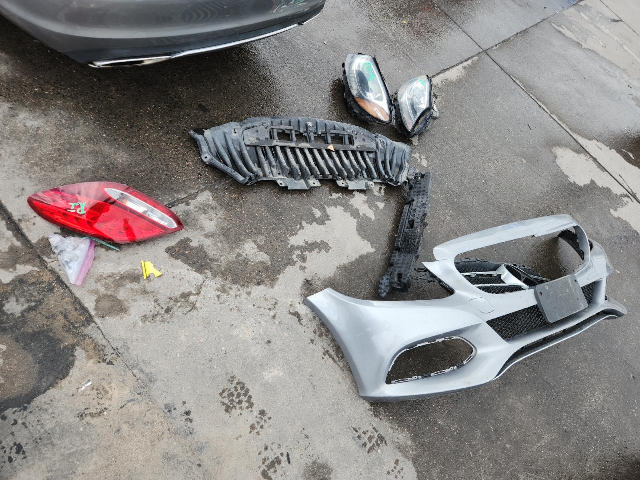 2015 Mercedes-Benz C 300 4Matic VIN: 55SWF4KB0FU027366 Lot: 85160775