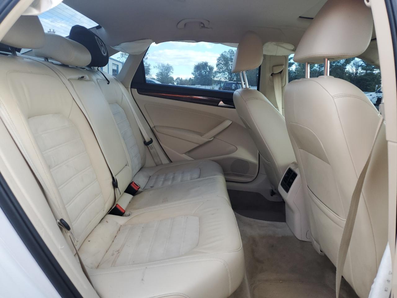 2013 Volkswagen Passat Sel VIN: 1VWCN7A37DC143609 Lot: 82342155