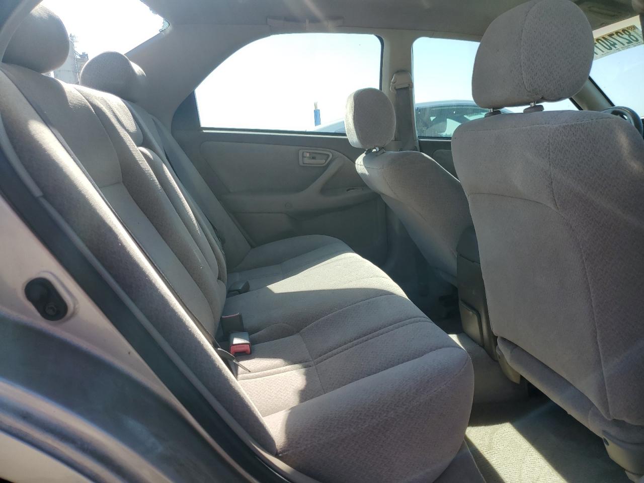 2000 Toyota Camry Le VIN: 4T1BF22K8YU112594 Lot: 82740115