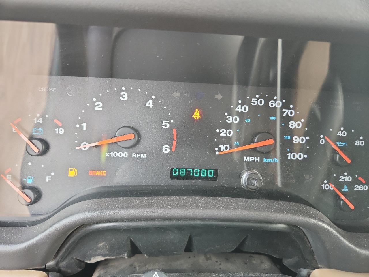 2001 Jeep Wrangler / Tj Sahara VIN: 1J4FA59S11P370224 Lot: 85285925