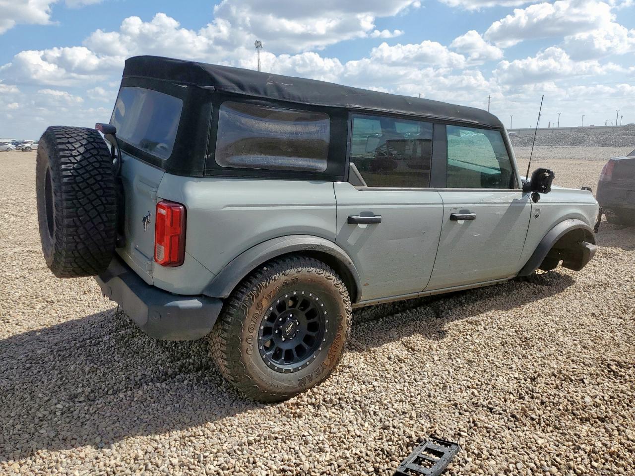 2021 Ford Bronco Base VIN: 1FMDE5BH1MLA96935 Lot: 86242635