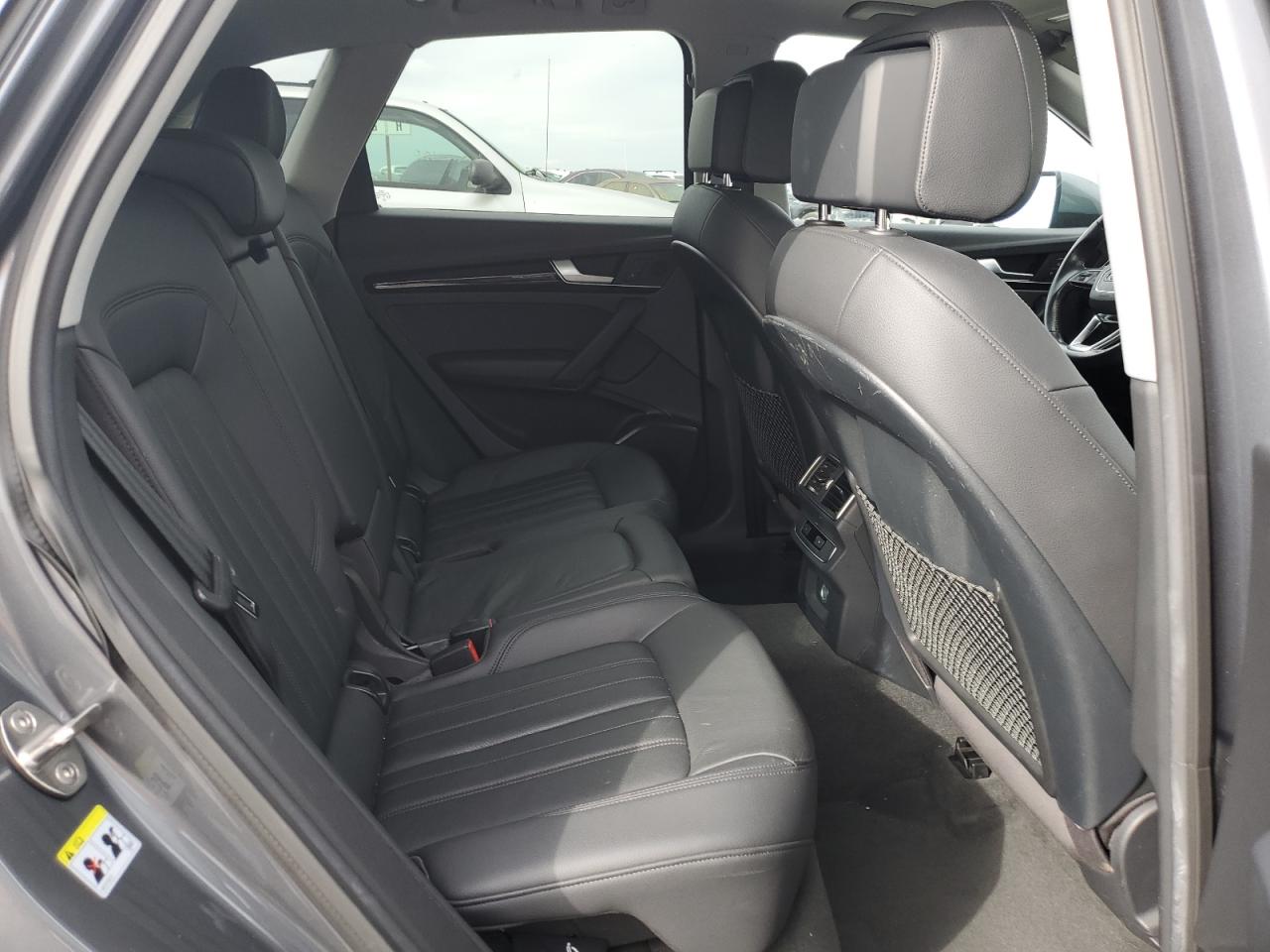 2018 Audi Q5 Premium VIN: WA1ANAFY1J2123864 Lot: 81964795