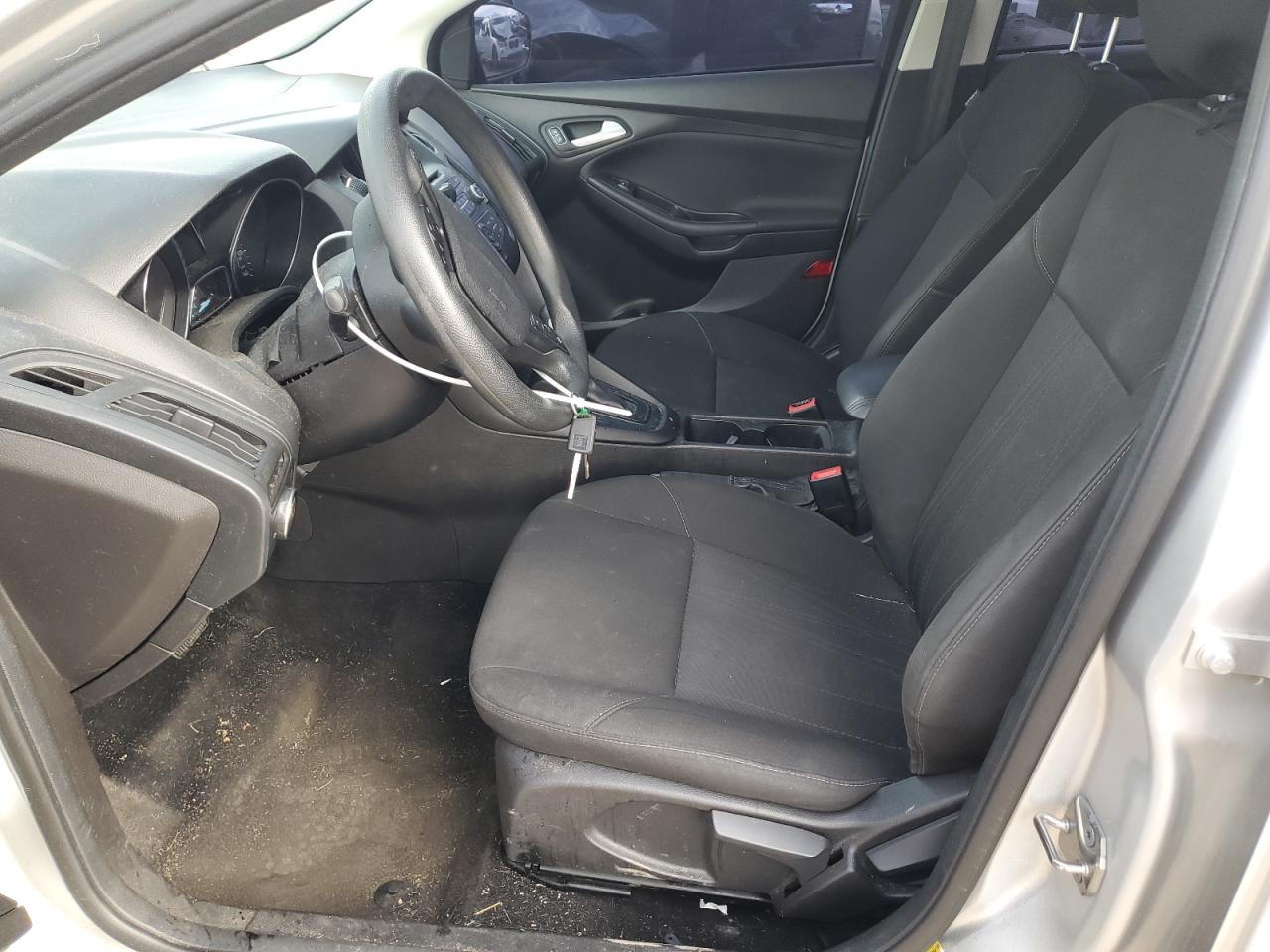 2017 Ford Focus Se VIN: 1FADP3F2XHL303763 Lot: 86119395