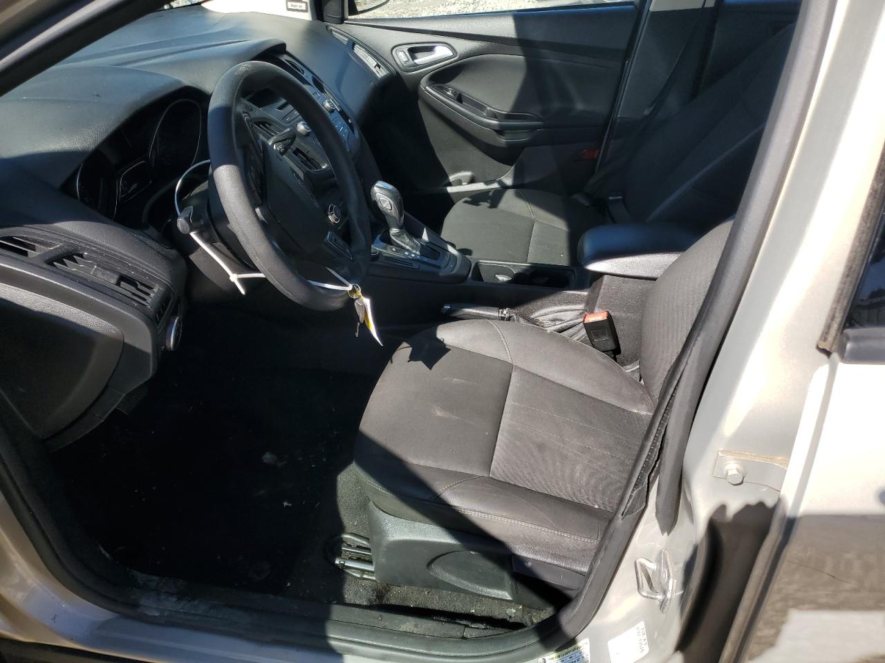 2016 Ford Focus Se VIN: 1FADP3F23GL216947 Lot: 86082235