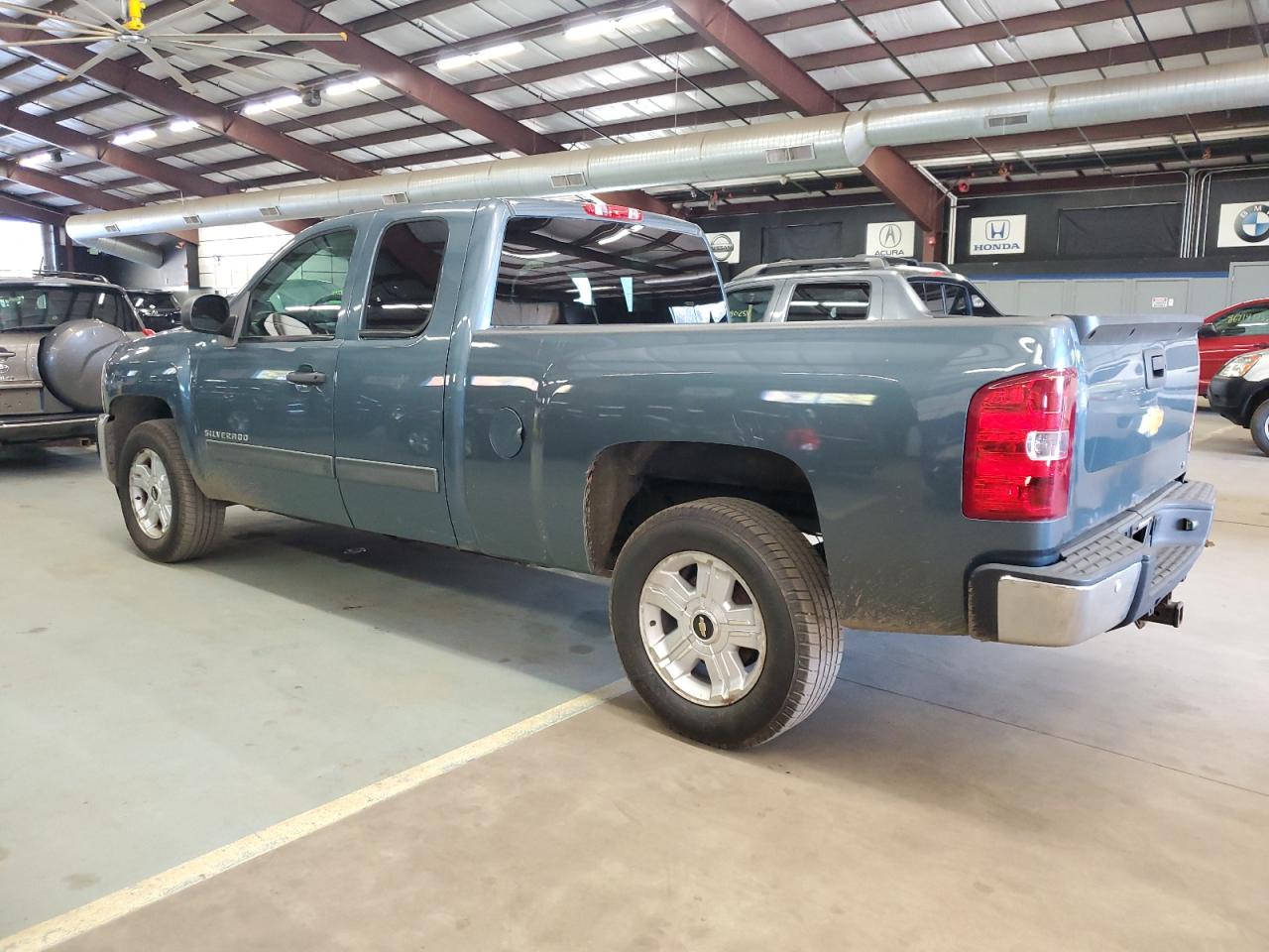 1GCRKSE79DZ386809 CHEVROLET ALL Models 2013 BLUE Photo 2