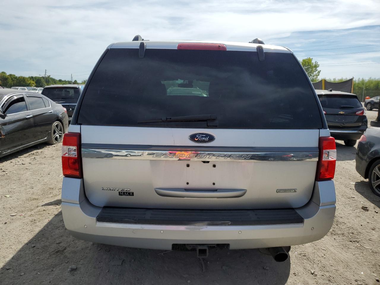 2017 Ford Expedition Limited VIN: 1FMJU2AT8HEA17572 Lot: 81064885