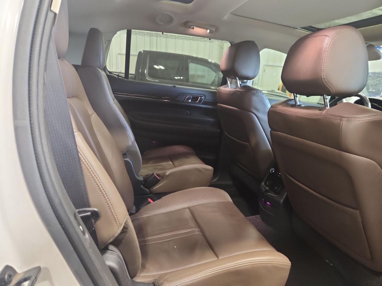 2015 Lincoln Mkt VIN: 2LMHJ5AT9FBL02318 Lot: 90325735