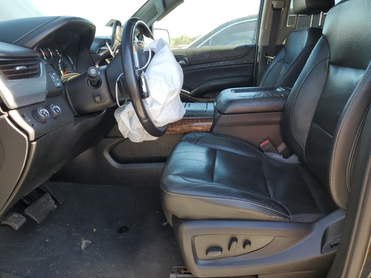 2019 Chevrolet Suburban K1500 Premier VIN: 1GNSKJKCXKR354016 Lot: 68619025