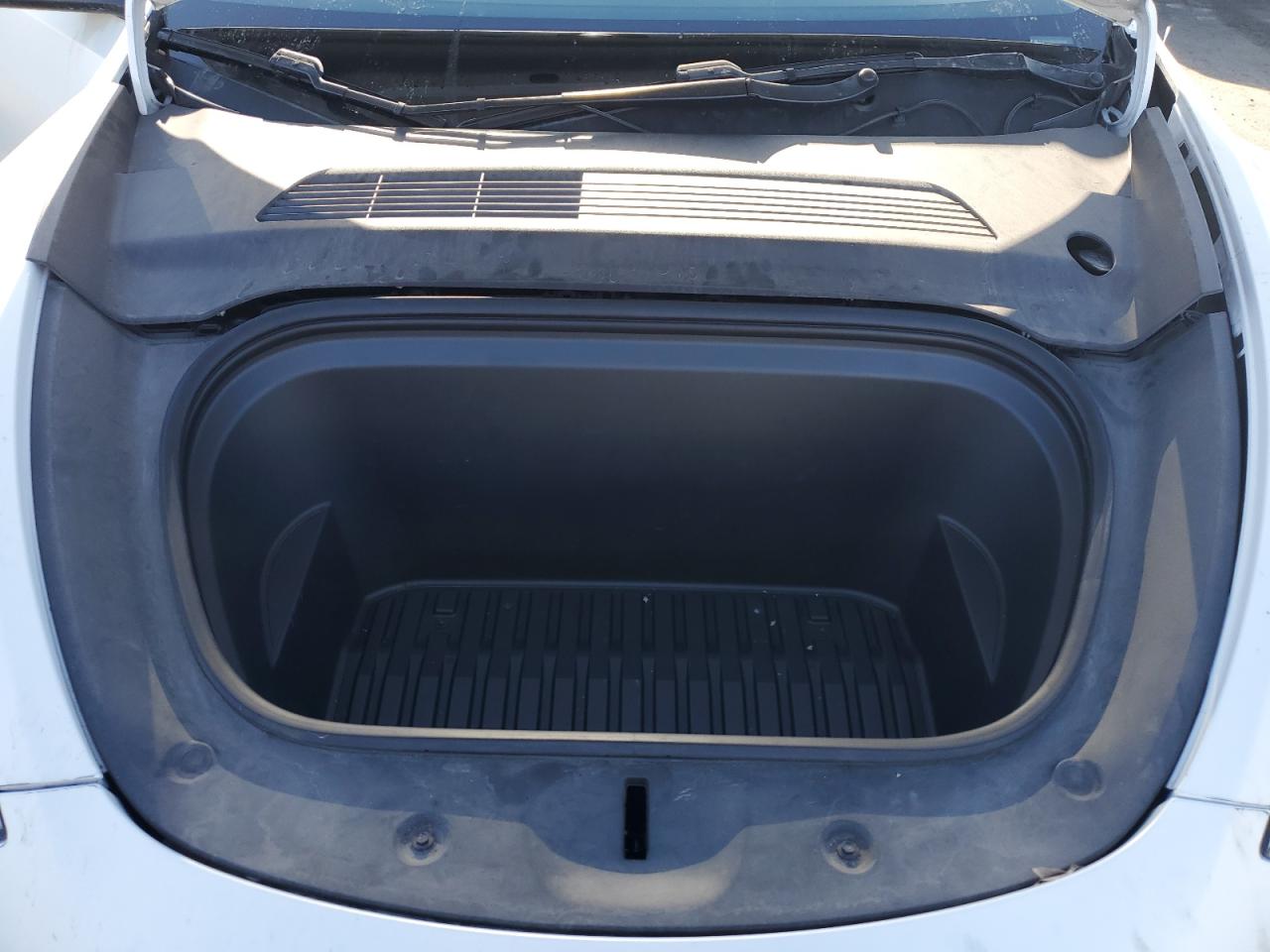 2020 Tesla Model Y VIN: 5YJYGDEE8LF035241 Lot: 85201715