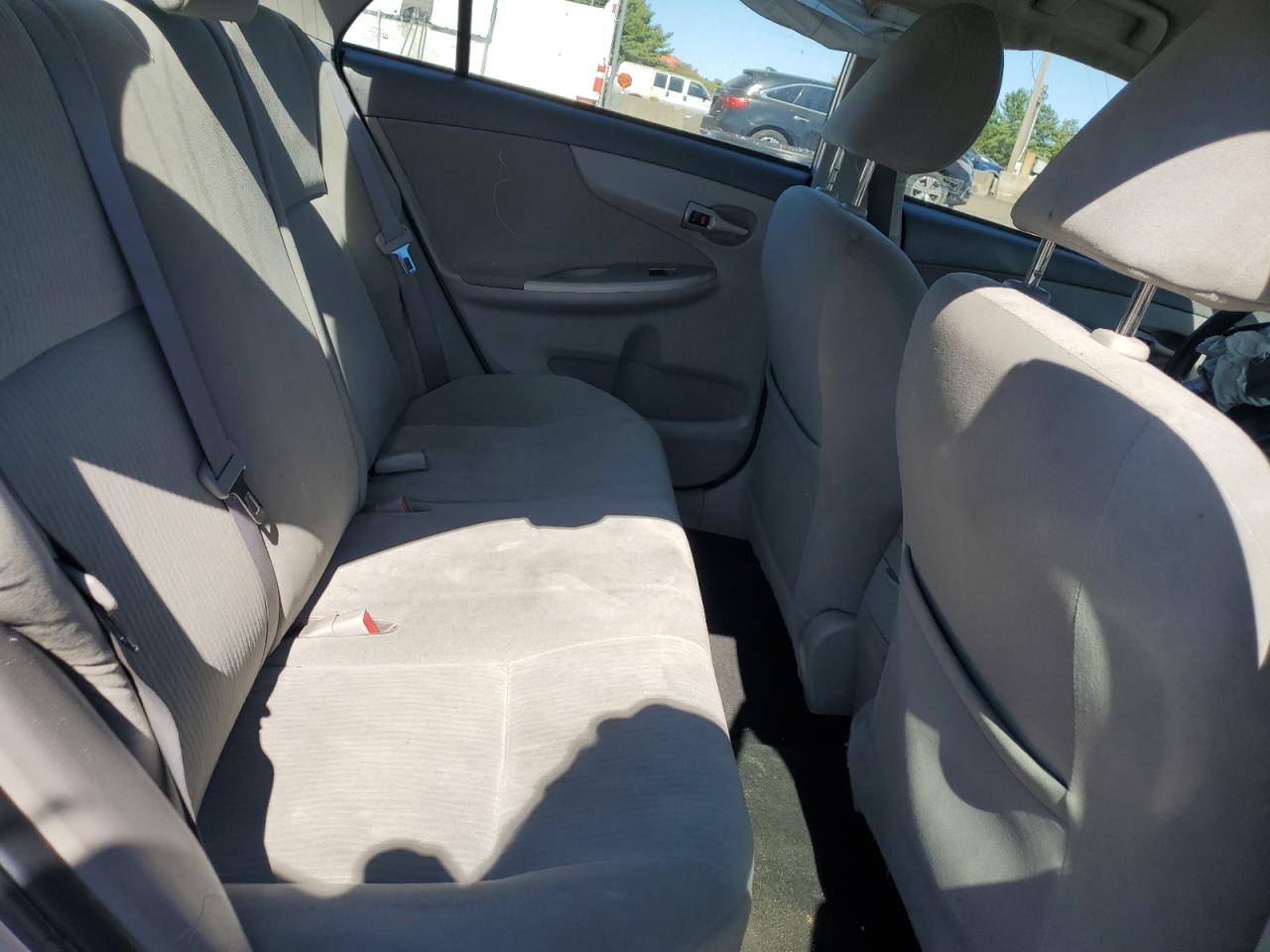 2010 Toyota Corolla Base VIN: 2T1BU4EEXAC263628 Lot: 82150565