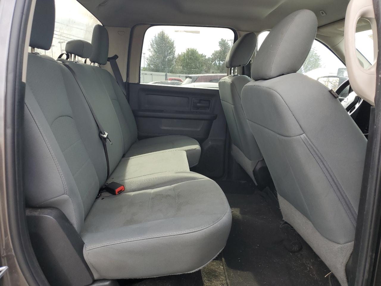 2018 Ram 1500 St VIN: 3C6RR6KG9JG225693 Lot: 89577185