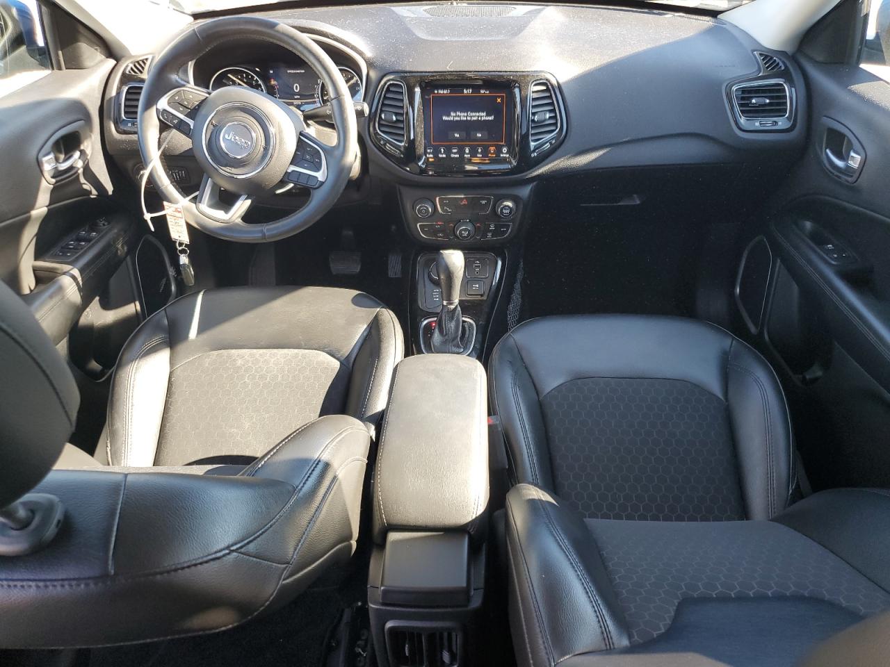 2018 Jeep Compass Latitude VIN: 3C4NJDBBXJT323940 Lot: 86150315