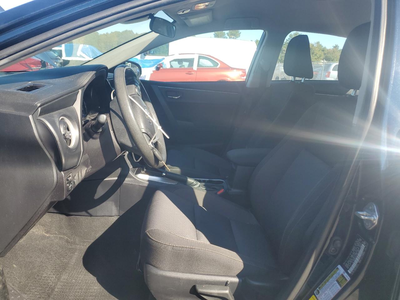 2019 Toyota Corolla L VIN: 2T1BURHE4KC195286 Lot: 84863945