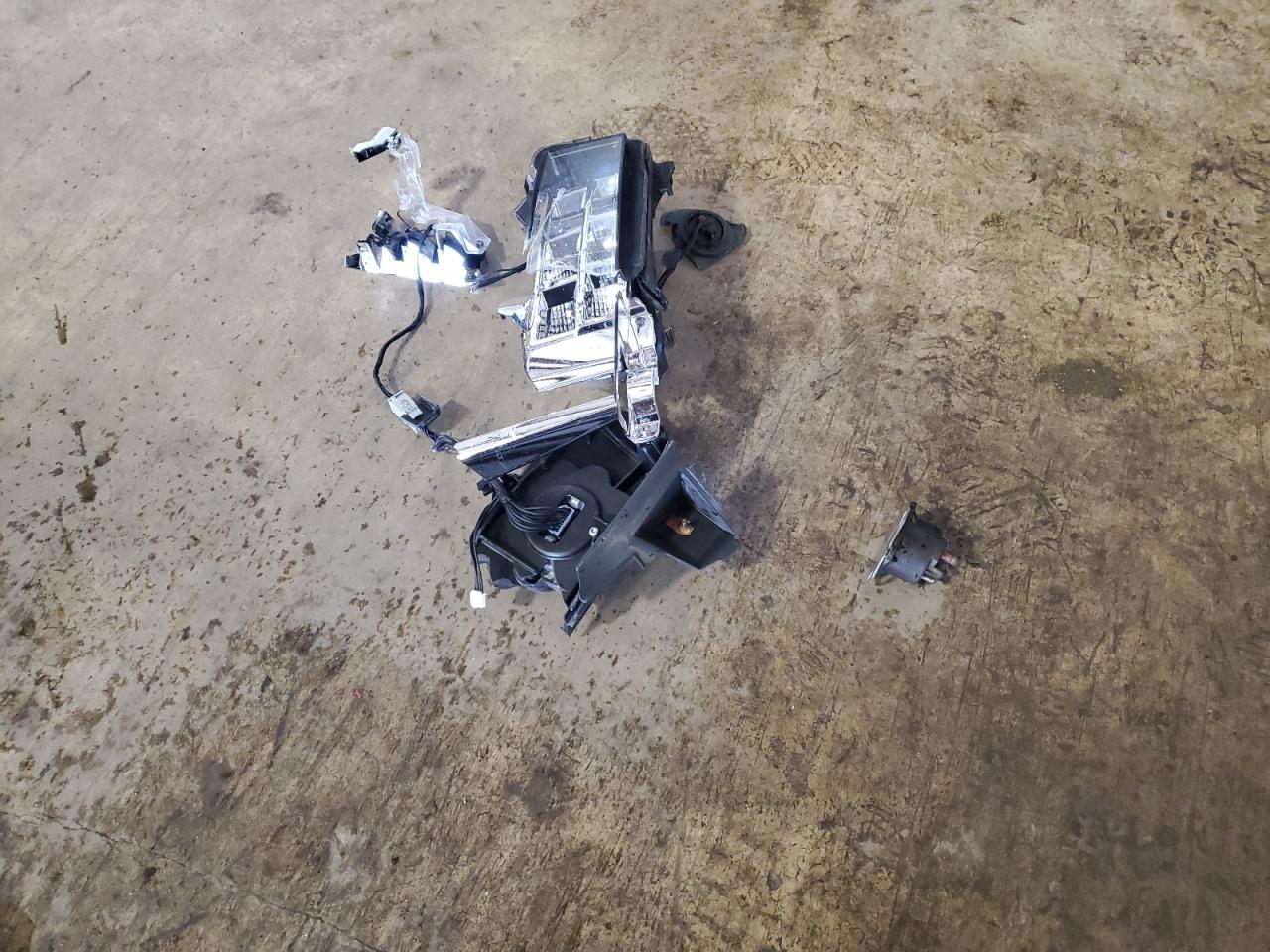 2015 Cadillac Escalade Platinum VIN: 1GYS4PKJ3FR592486 Lot: 90032345