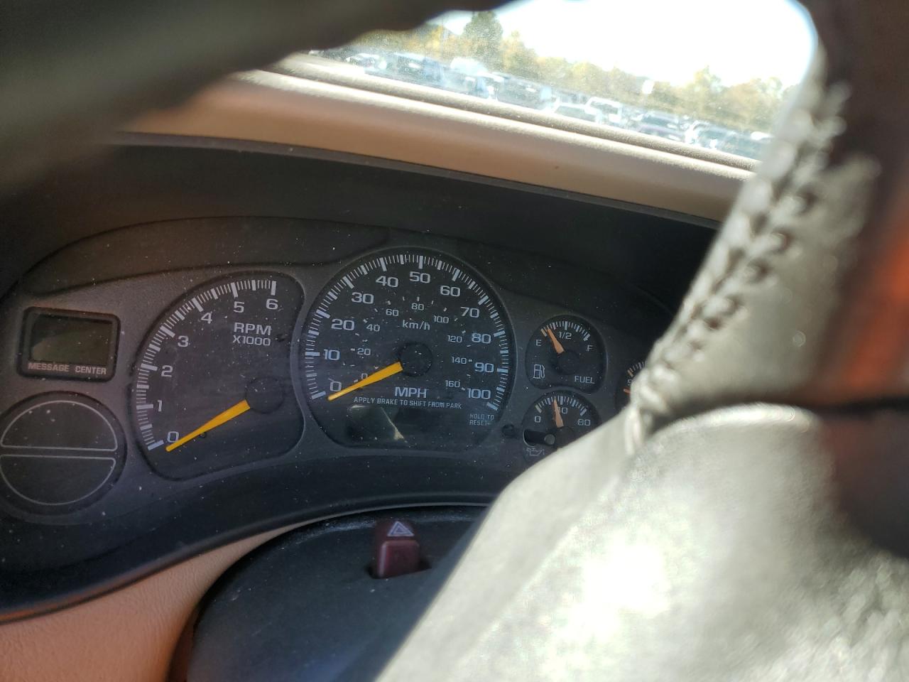 2001 Chevrolet Tahoe C1500 VIN: 1GNEC13T71R129754 Lot: 90677505